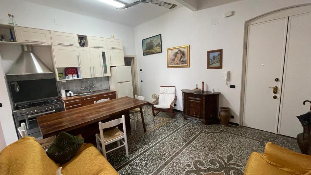 Apartment Zona Cenro Foce Genua